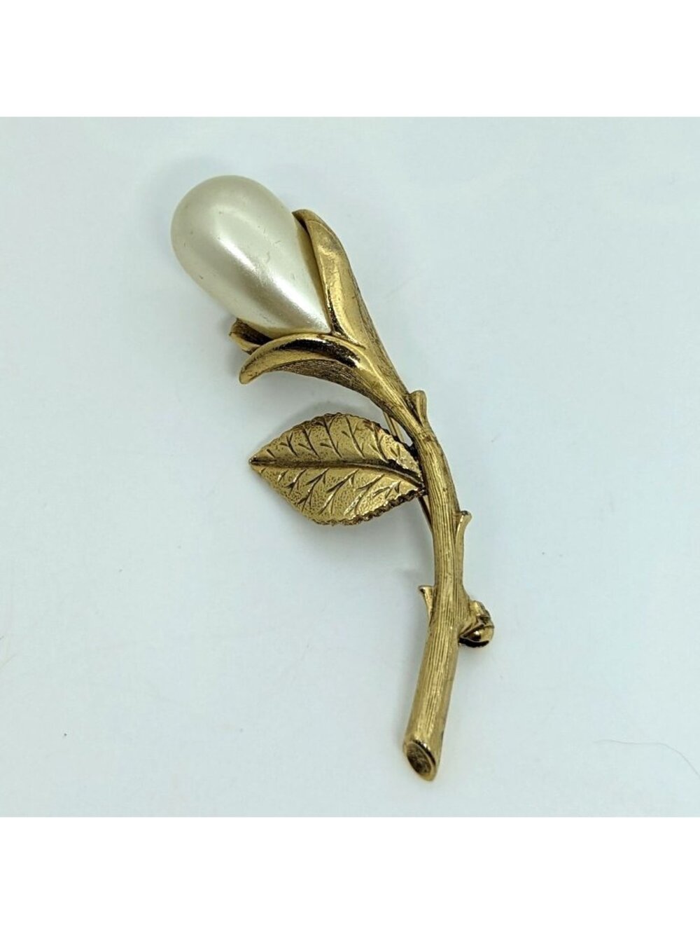 Vintage Gold-Tone Floral Brooch With Faux Pearl Rosebud Design